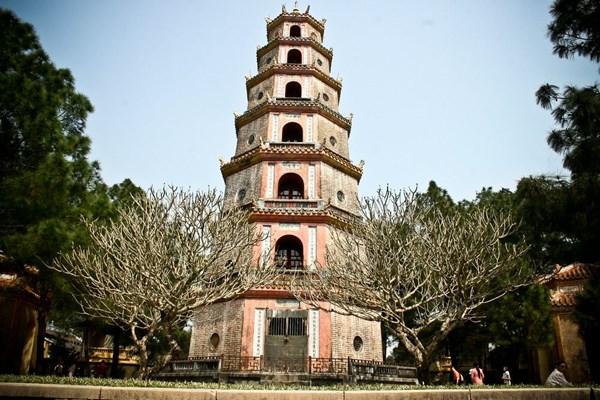 Phong thủy ngọn đồi thiêng của nhà Nguyễn | Tử Vi Cổ Học