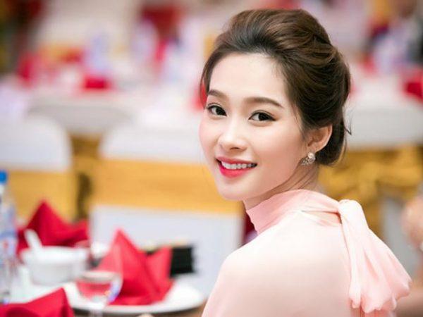 Vợ càng thích chưng diện tiêu xài – chồng càng thành đạt, gia đình hạnh phúc | Tử Vi Cổ Học