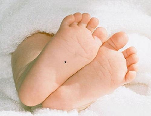 Phán tình duyên và đời người qua tướng nốt ruồi | Tử Vi Cổ Học