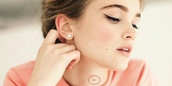 Nốt ruồi ở yết hầu là tốt hay xấu? | Tử Vi Cổ Học